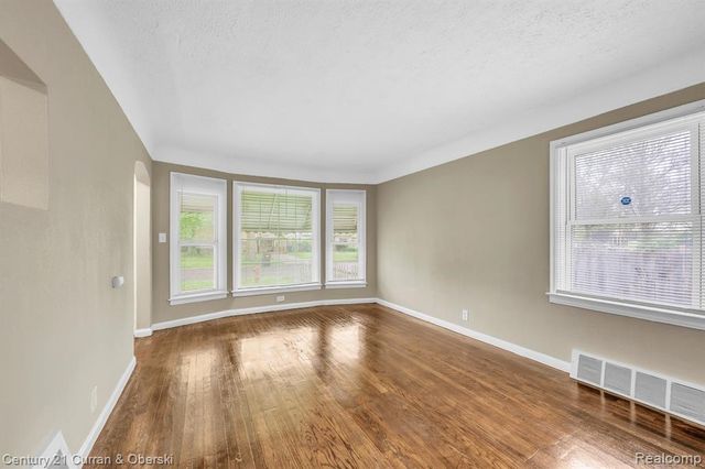 9583 Stahelin Avenue, Detroit, MI 48228