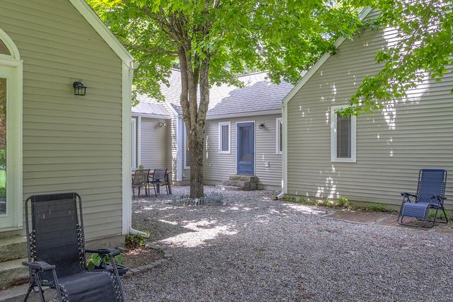 860 Briar hill Road, Hopkinton, NH 03229