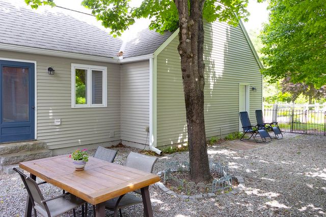 860 Briar hill Road, Hopkinton, NH 03229