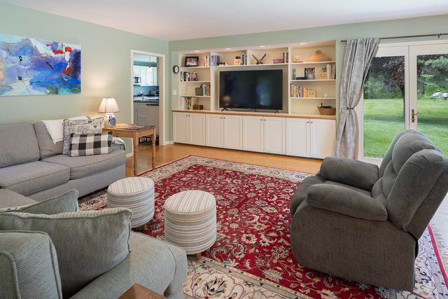 860 Briar hill Road, Hopkinton, NH 03229