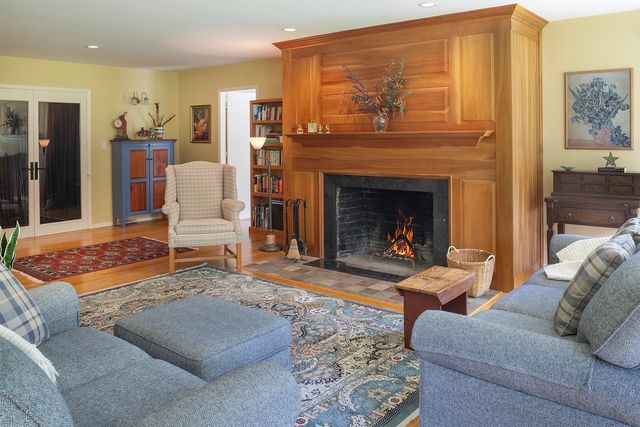 860 Briar hill Road, Hopkinton, NH 03229