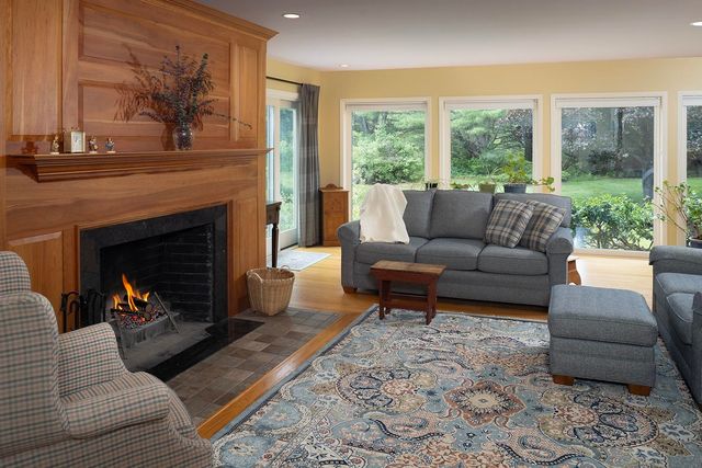 860 Briar hill Road, Hopkinton, NH 03229