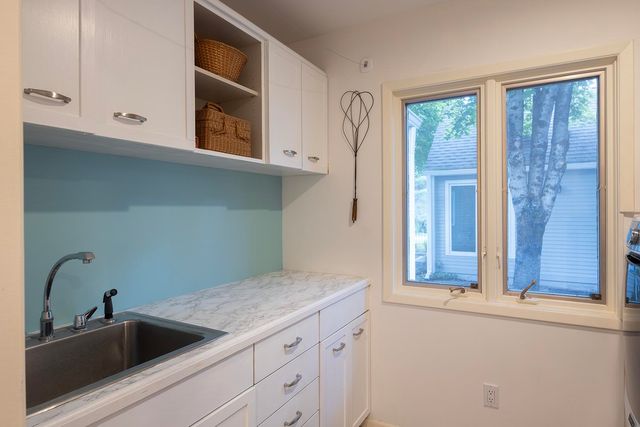 860 Briar hill Road, Hopkinton, NH 03229