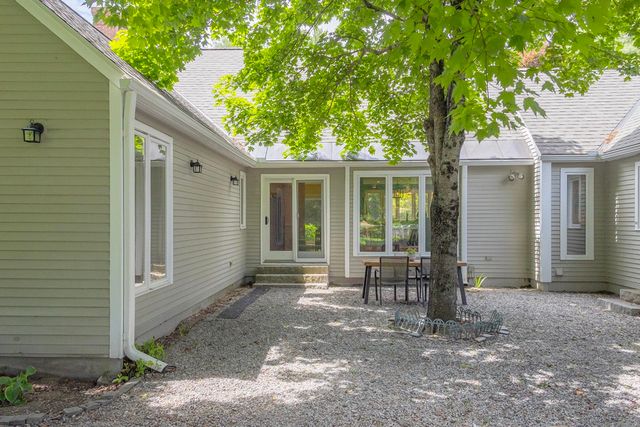 860 Briar hill Road, Hopkinton, NH 03229