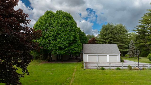 860 Briar hill Road, Hopkinton, NH 03229