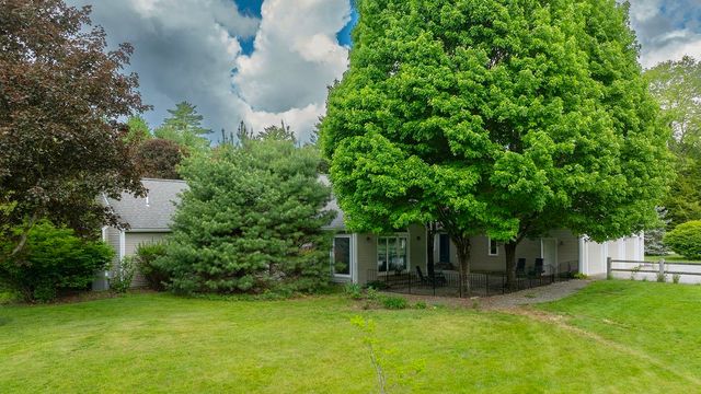 860 Briar hill Road, Hopkinton, NH 03229