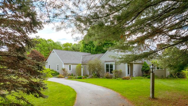 860 Briar hill Road, Hopkinton, NH 03229