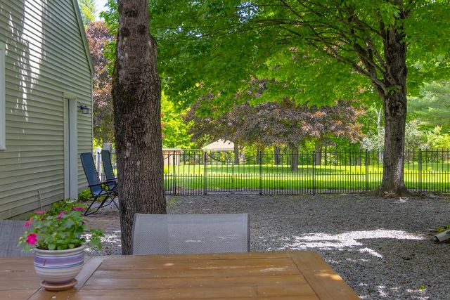 860 Briar hill Road, Hopkinton, NH 03229