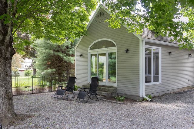 860 Briar hill Road, Hopkinton, NH 03229