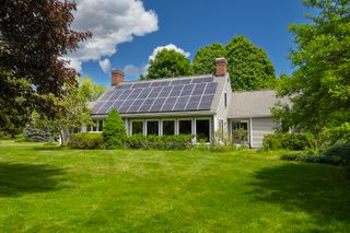 860 Briar hill Road, Hopkinton, NH 03229