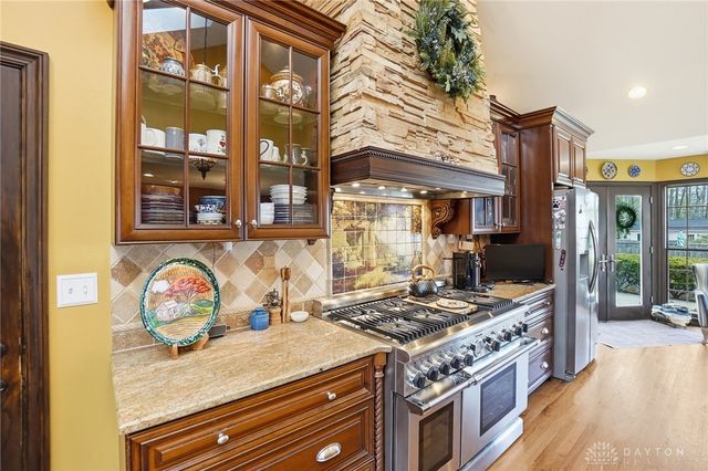 3945 Lenox Drive, Kettering, OH 45429