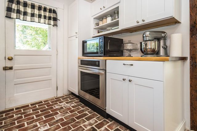 6948 US Rte 7 Road, Pittsford, VT 05763