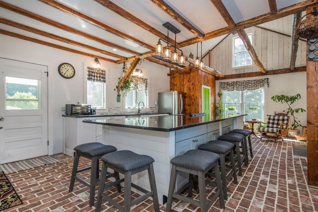 6948 US Rte 7 Road, Pittsford, VT 05763