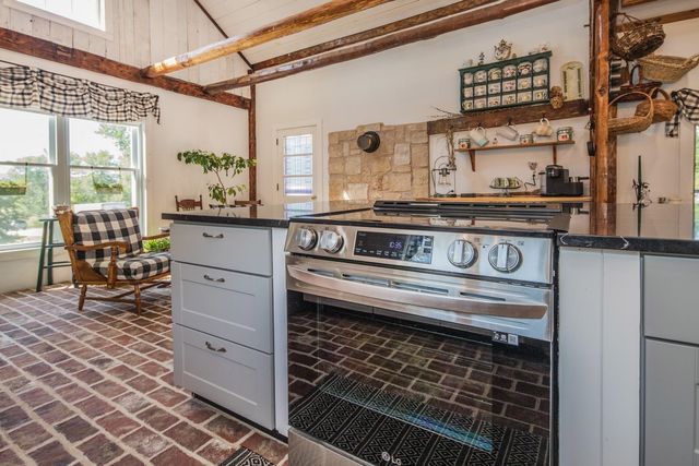 6948 US Rte 7 Road, Pittsford, VT 05763