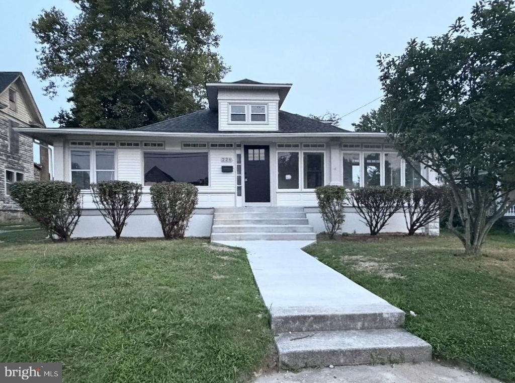 226 W HIGH ST, CLAYTON, NJ 08312 — photo 2