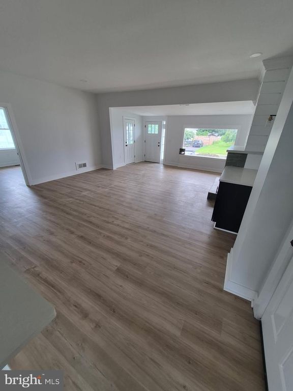 226 W HIGH ST, CLAYTON, NJ 08312 — photo 3
