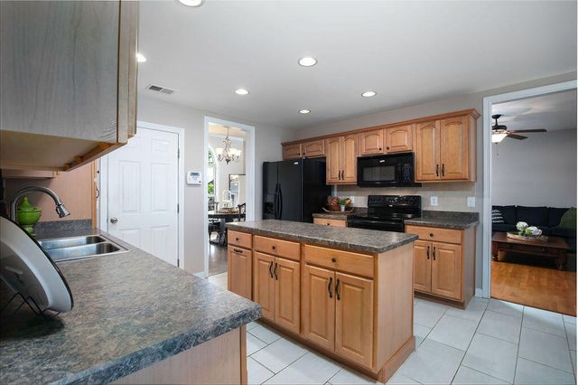 117 Lost Tree Drive, Georgetown, KY 40324