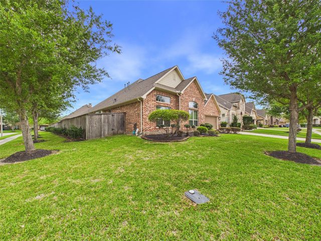 2323 Darden Springs Lane, Friendswood, TX 77546