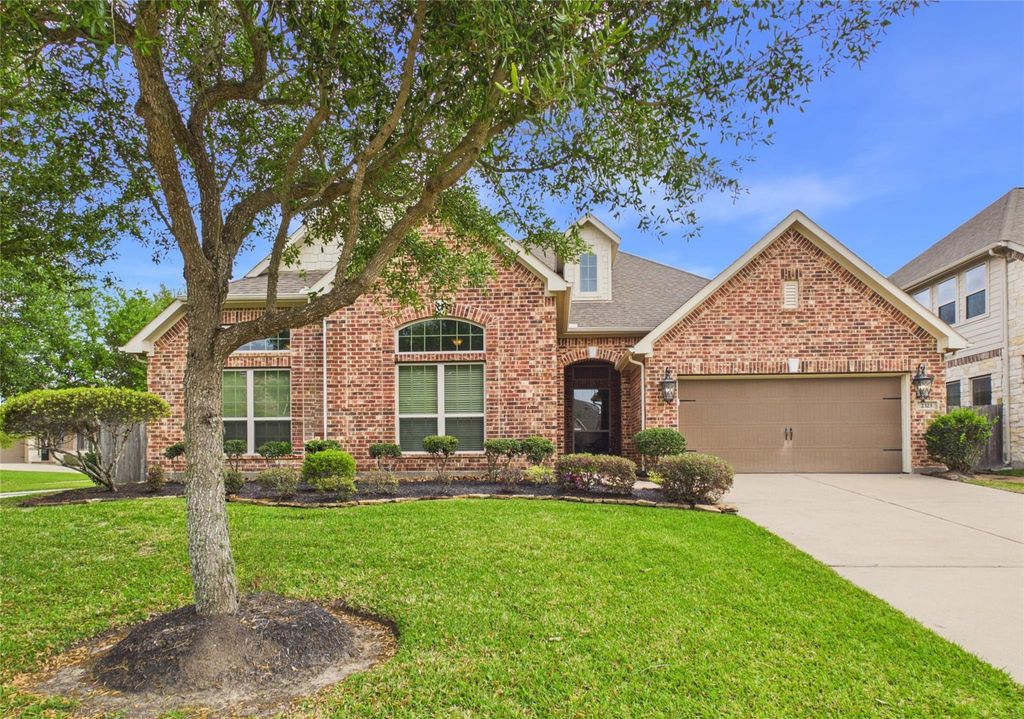 2323 Darden Springs Lane, Friendswood, TX 77546