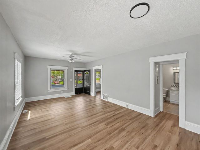 721 27th Street, Des Moines, IA 50312