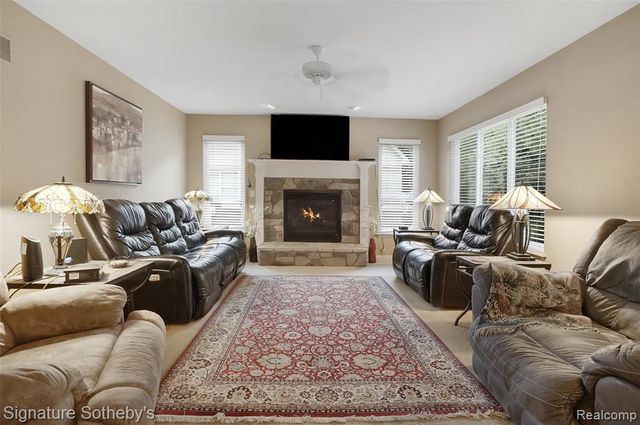 170 Fairhill Way, Howell, MI 48843