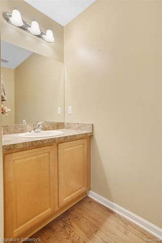 170 Fairhill Way, Howell, MI 48843