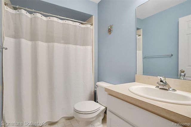 170 Fairhill Way, Howell, MI 48843