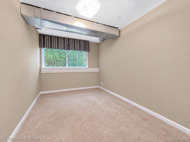 170 Fairhill Way, Howell, MI 48843