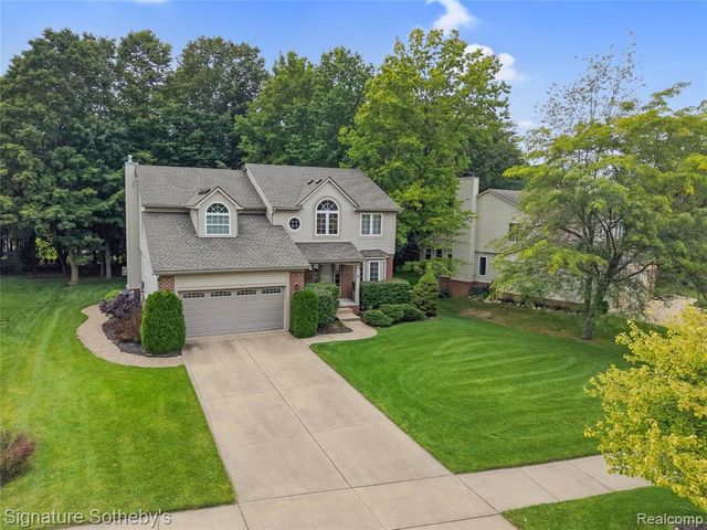 170 Fairhill Way, Howell, MI 48843