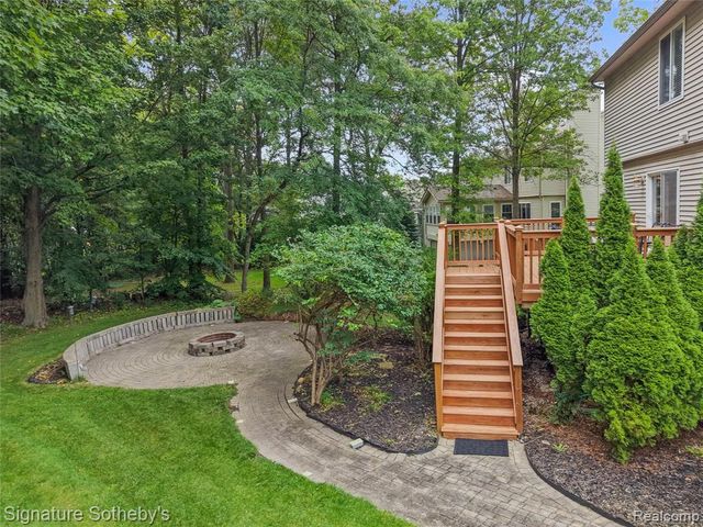 170 Fairhill Way, Howell, MI 48843