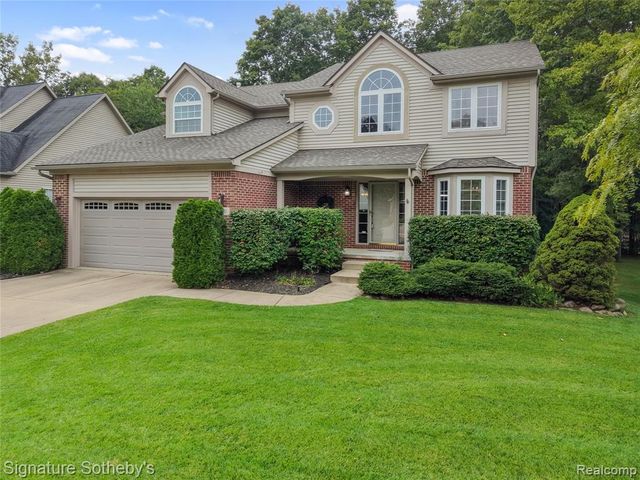 170 Fairhill Way, Howell, MI 48843