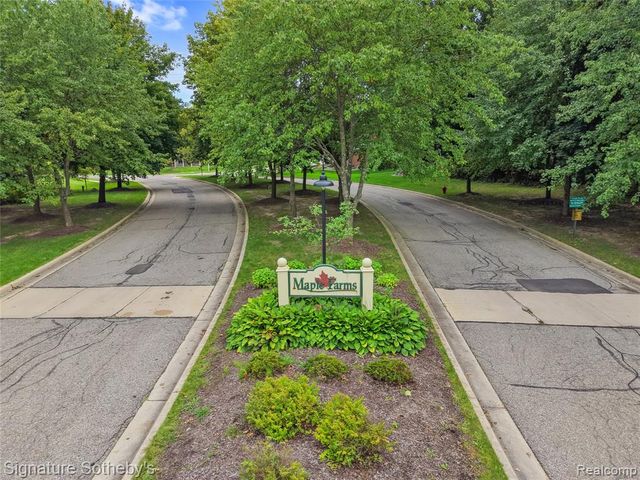 170 Fairhill Way, Howell, MI 48843