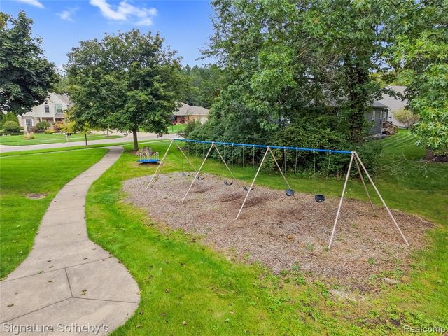 170 Fairhill Way, Howell, MI 48843