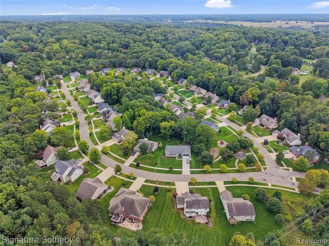 170 Fairhill Way, Howell, MI 48843