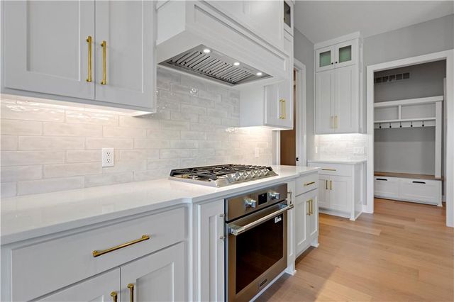 17305 Earnshaw Street, Overland Park, KS 66221