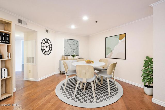 5744 Oak Bend Lane 201, Oak Park, CA 91377