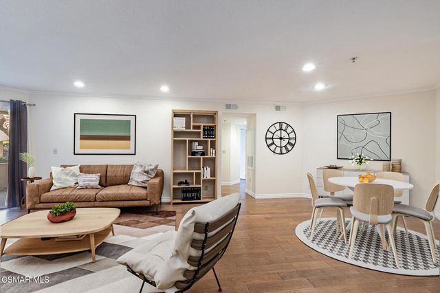 5744 Oak Bend Lane 201, Oak Park, CA 91377