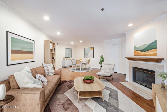 5744 Oak Bend Lane 201, Oak Park, CA 91377