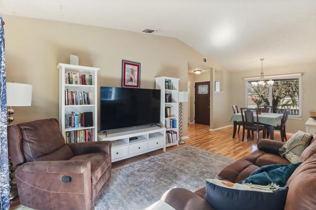 7392 Marani Way, Sacramento, CA 95831