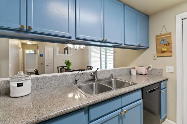 7392 Marani Way, Sacramento, CA 95831