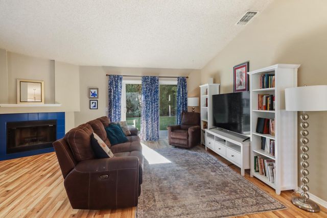 7392 Marani Way, Sacramento, CA 95831