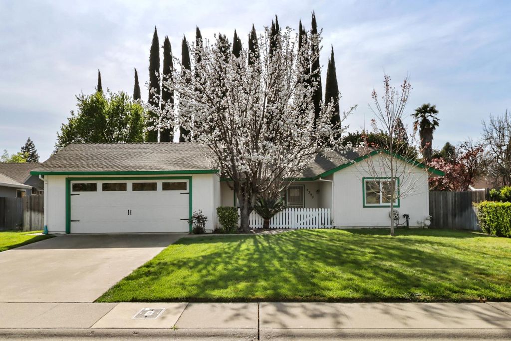 7392 Marani Way, Sacramento, CA 95831