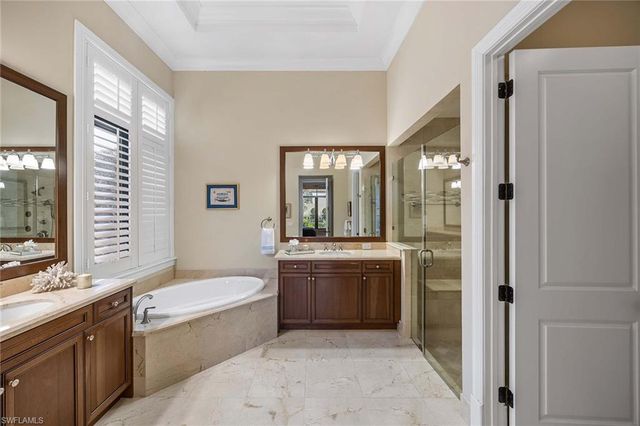 2277 Residence CIR, Naples, FL 34105