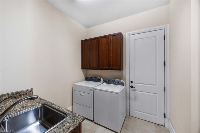 2277 Residence CIR, Naples, FL 34105