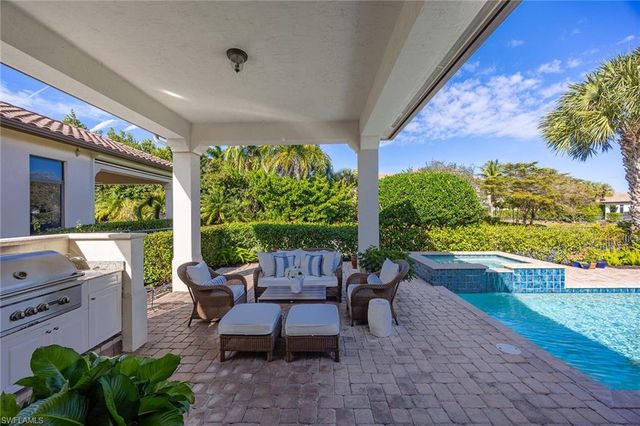 2277 Residence CIR, Naples, FL 34105