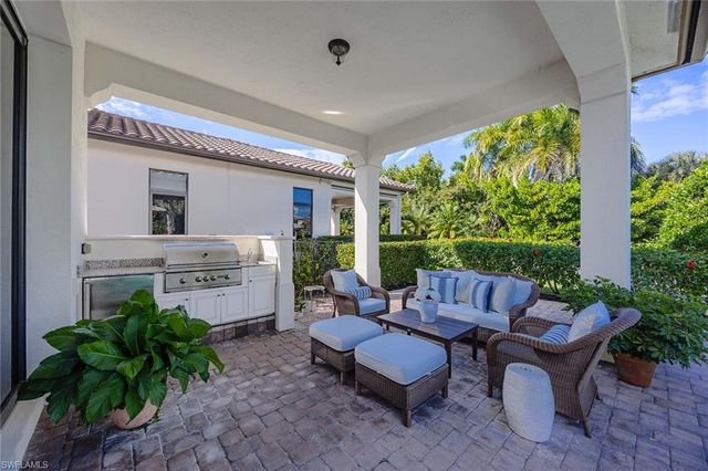 2277 Residence CIR, Naples, FL 34105