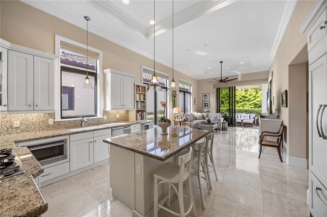 2277 Residence CIR, Naples, FL 34105