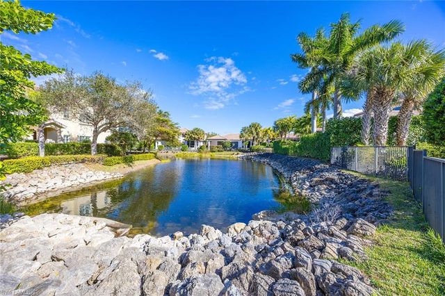 2277 Residence CIR, Naples, FL 34105