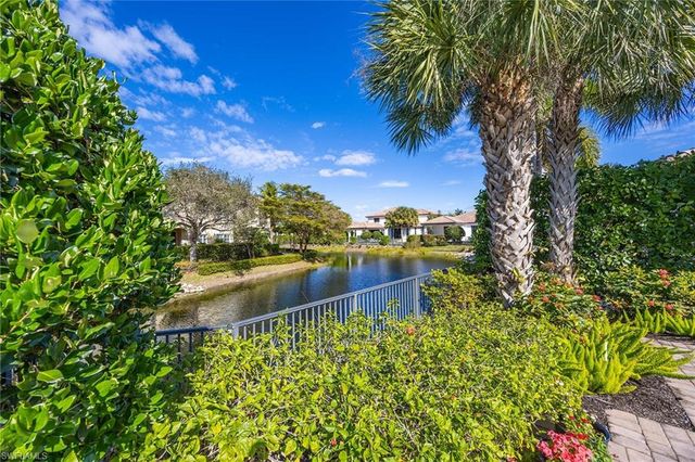 2277 Residence CIR, Naples, FL 34105