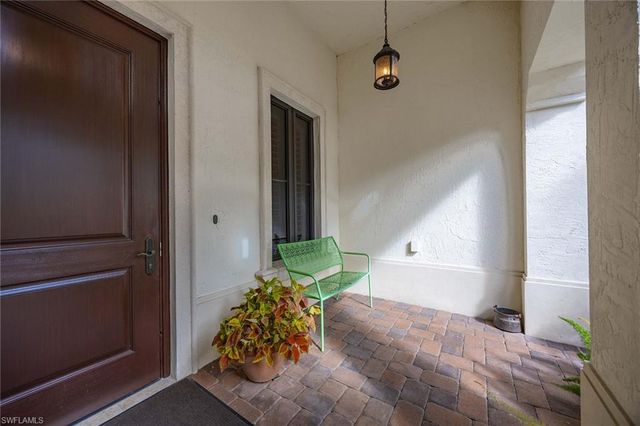 2277 Residence CIR, Naples, FL 34105